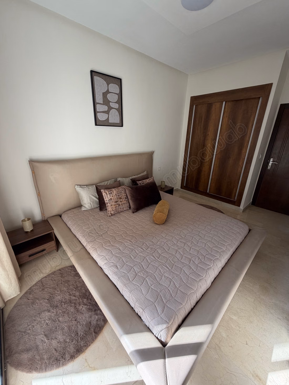 Trouvez un appartement à louer à De La Plage. 2 grandes chambres. Bien meublé