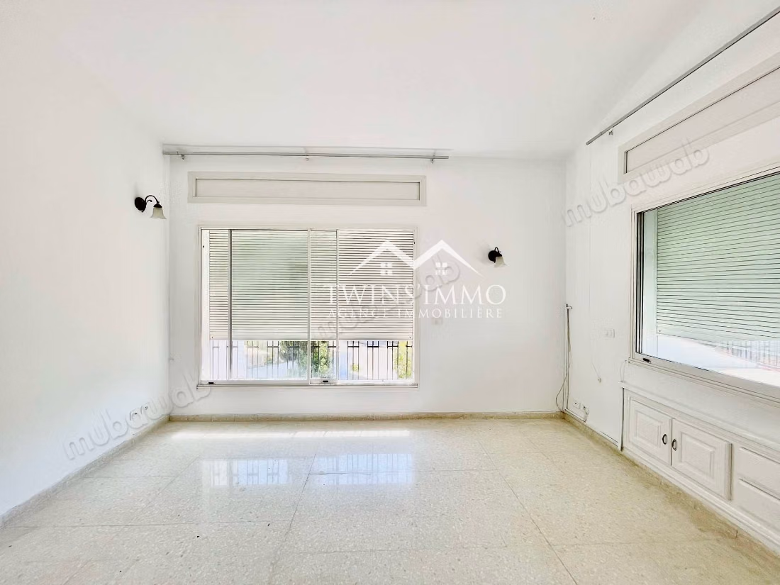 Villa S4 La Marsa near the French high school