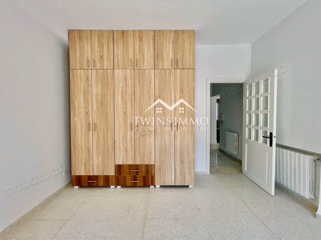 Villa S4 La Marsa near the French high school