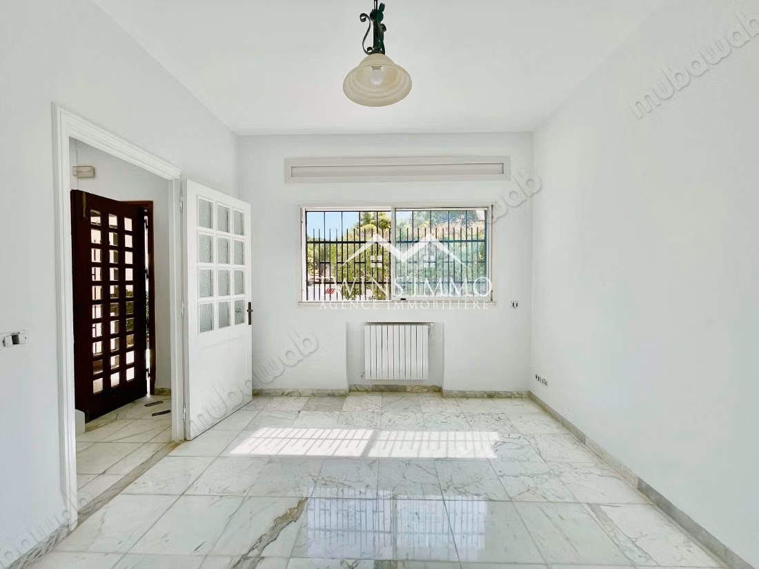 Villa S4 La Marsa near the French high school