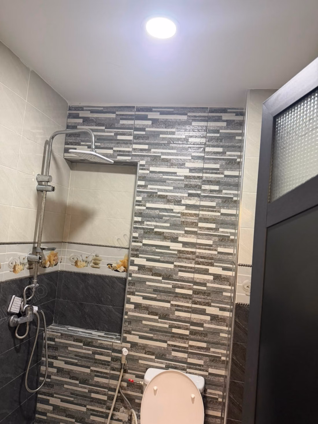 Alquiler de un apartamento en Hay Salam. 2 habitaciones. Bien amueblado
