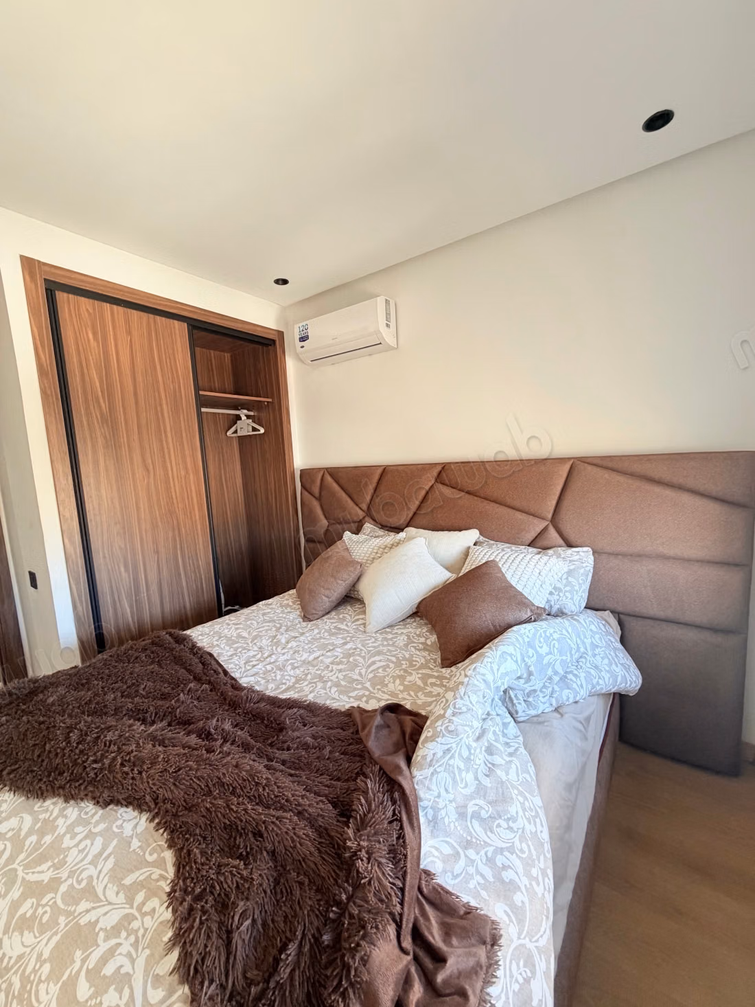 Superbe apartamento en alquiler en Belvédère. 1 Habitación. Terraza y ascensor