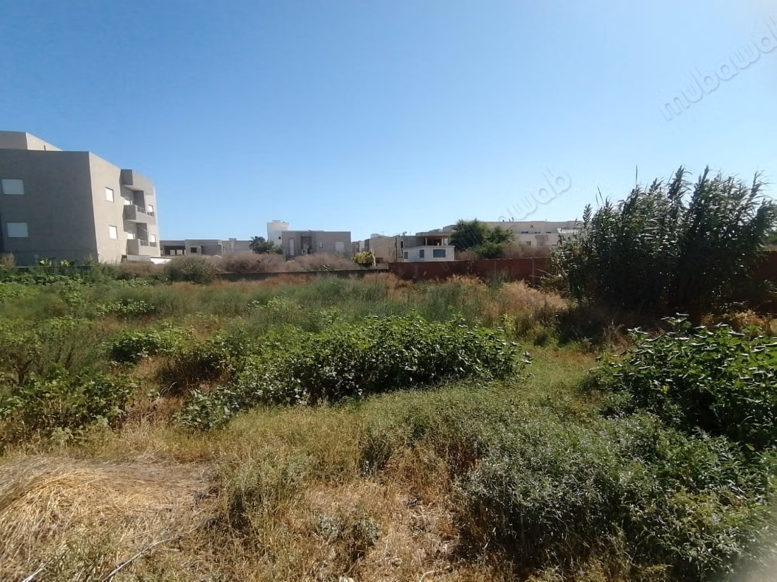 A Vendre Terrain de 1884m² à l'Aouina