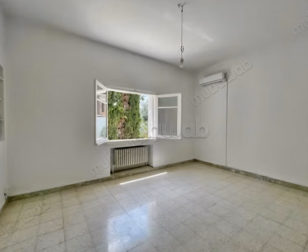 Villa rental with large garden in Mutuelleville