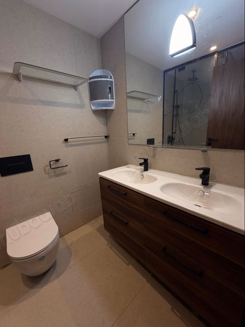 Appartement en location à Souissi. 4 chambres agréables. Avec ascenseur et terrasse