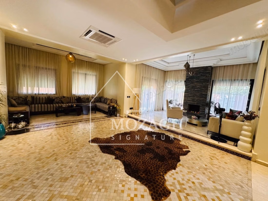 Magnífica villa con piscina privada en residencia