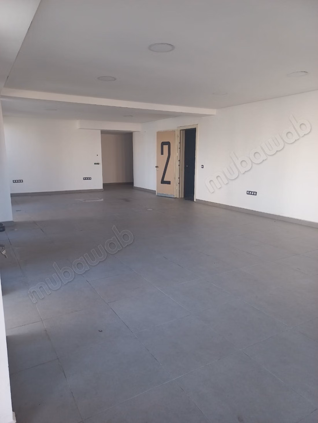 Uffici in affitto a Oulfa. Superficie 108 m². Servizio di portineria, aria condizionata
