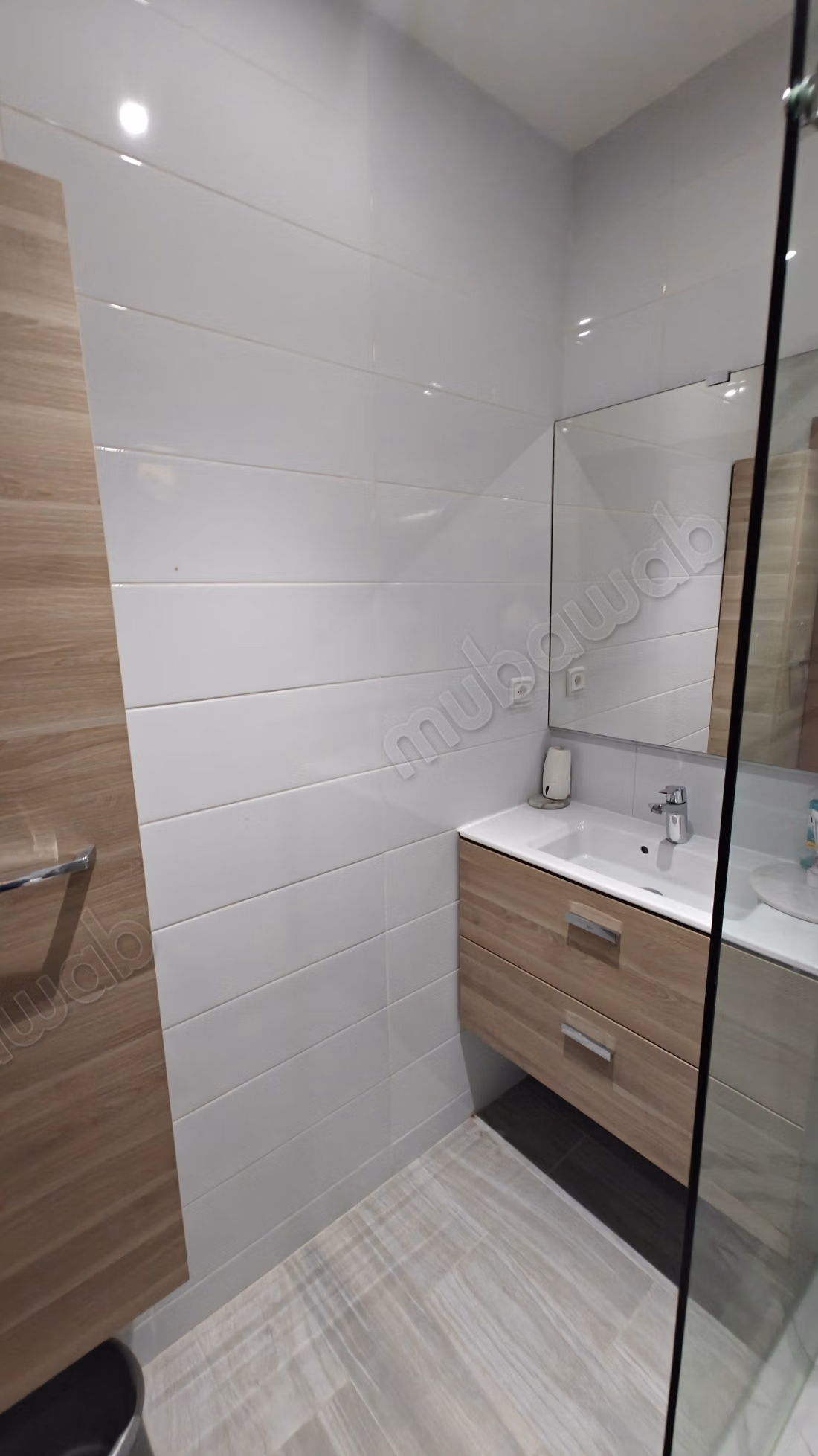 Vente d'un appartement dans le quartier Hassani. 3 belles chambres. Porte solide, résidence sécurisée