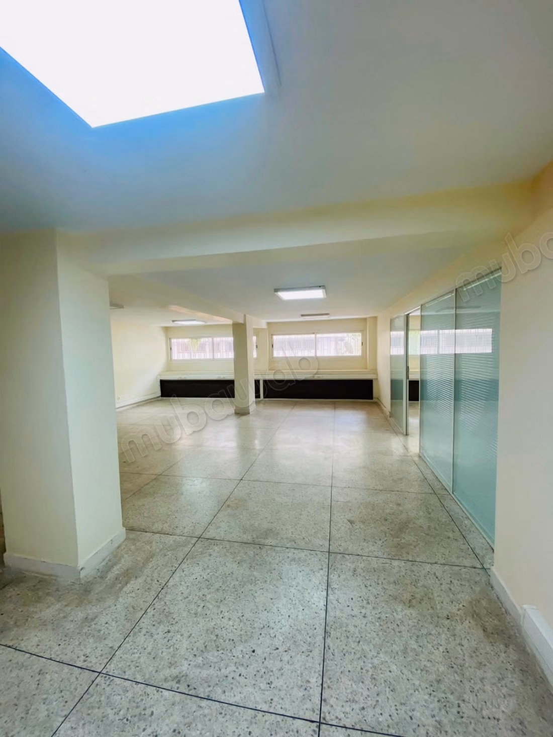 Local commercial à vendre cil 390m²