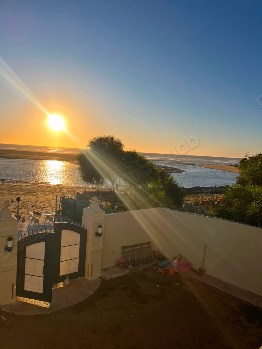 Casa de alto standing en venta en Asilah. Superficie total 180 m². Bien amueblado