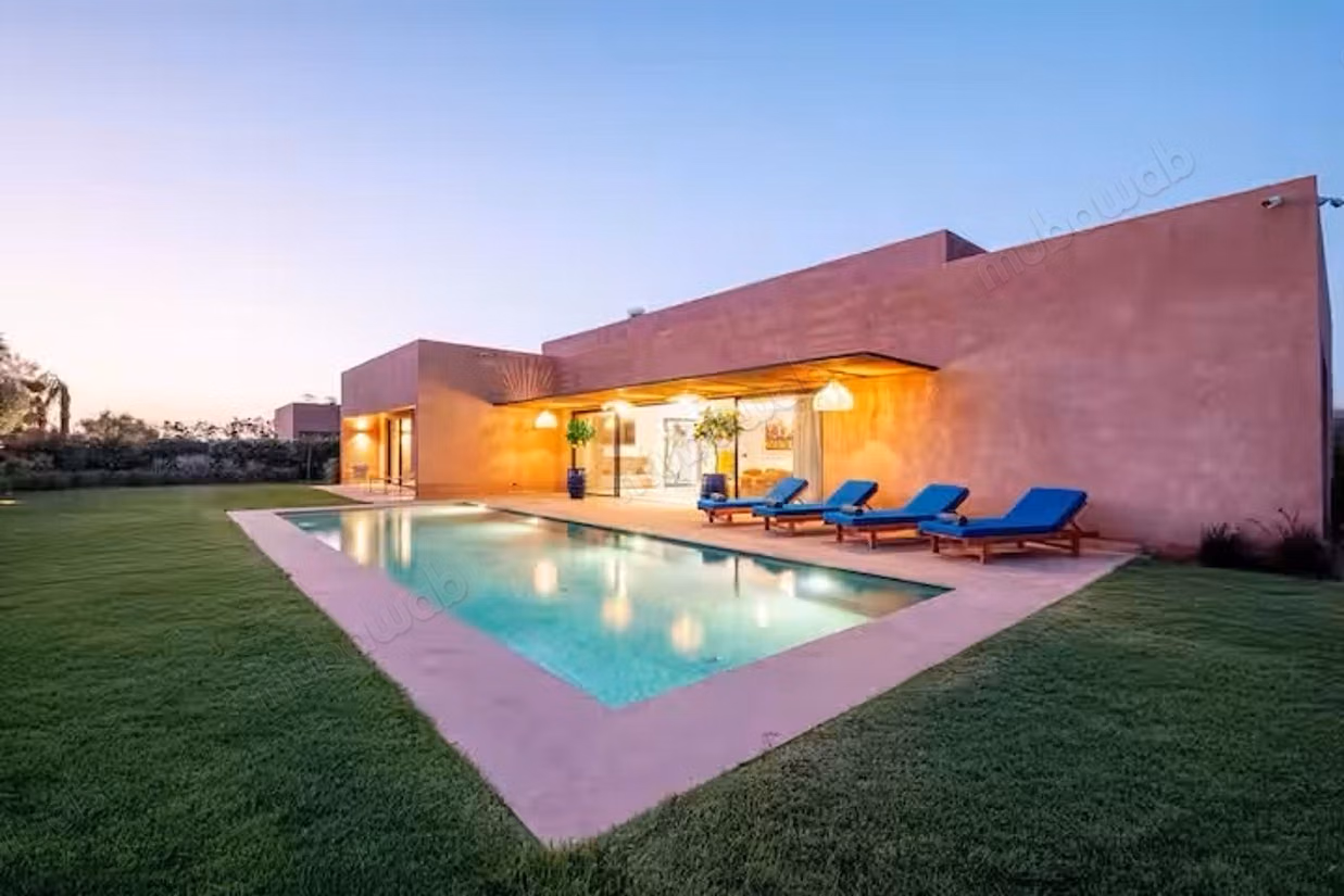 Maison de luxe à louer à Route Amizmiz. 5 pièces. Bien meublé