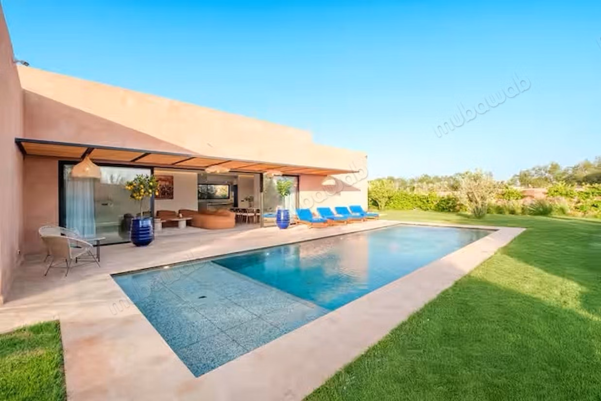 Maison de luxe à louer à Route Amizmiz. 5 pièces. Bien meublé