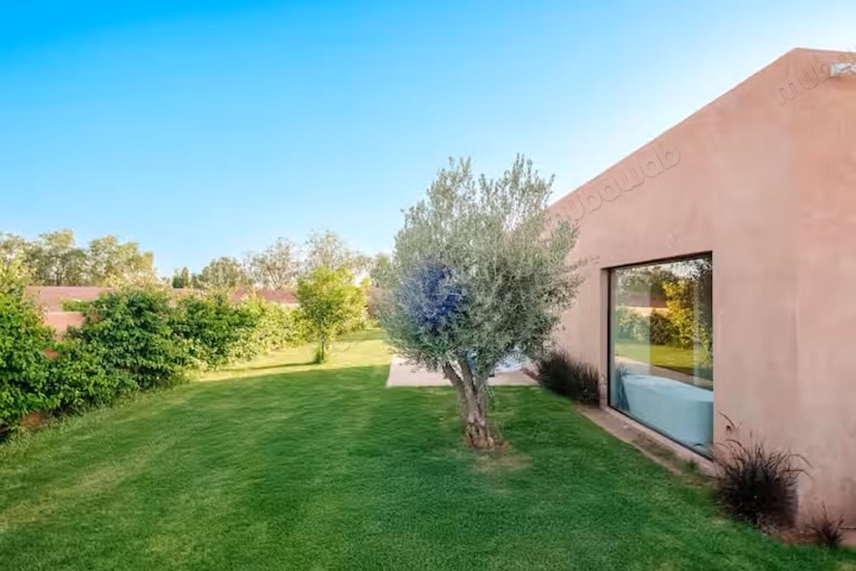 Maison de luxe à louer à Route Amizmiz. 5 pièces. Bien meublé