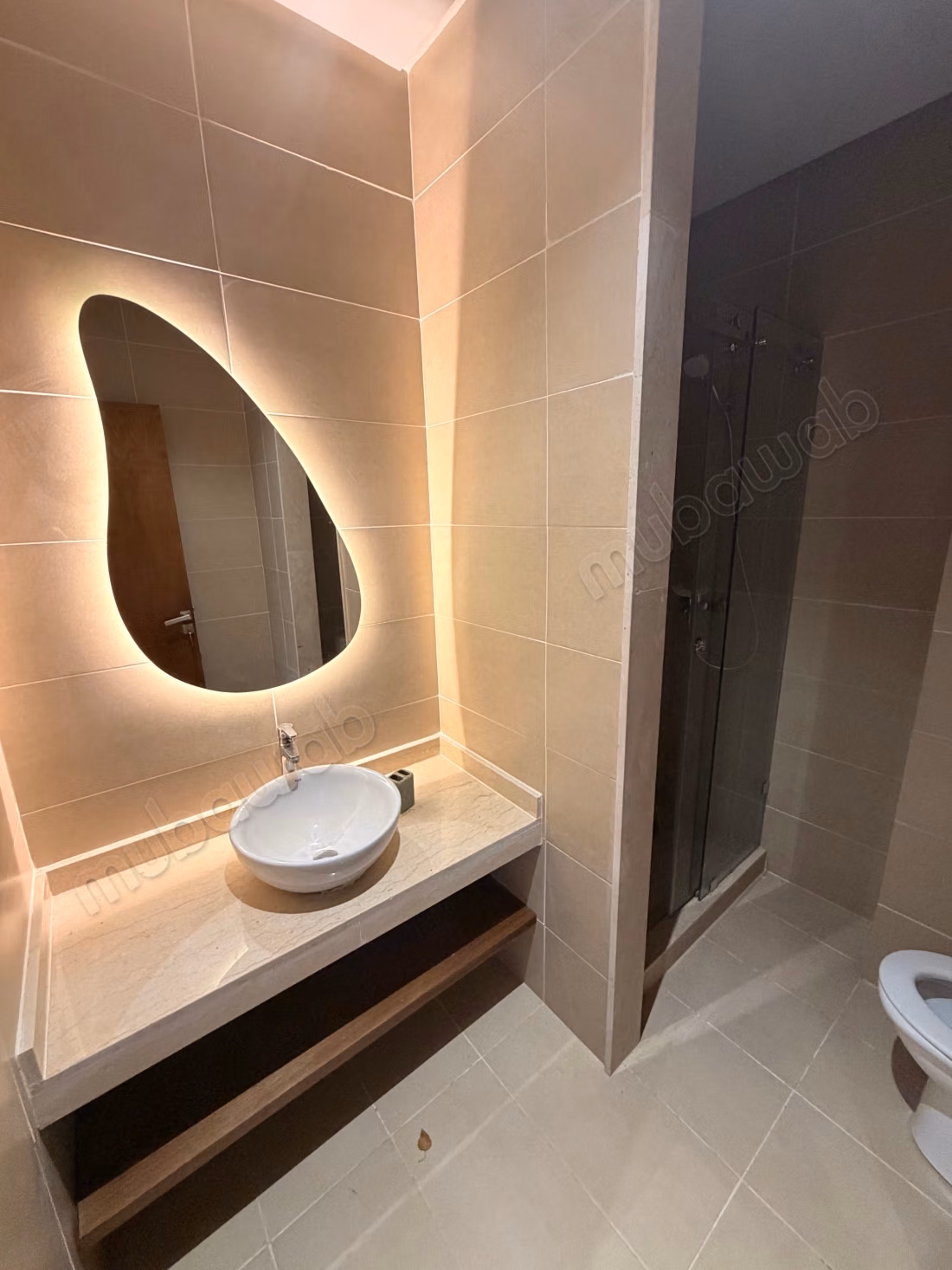 Maison de haut standing à vendre à résidence villa des près. 
6 grandes pièces. 
Porte sécurisée et chauffage central