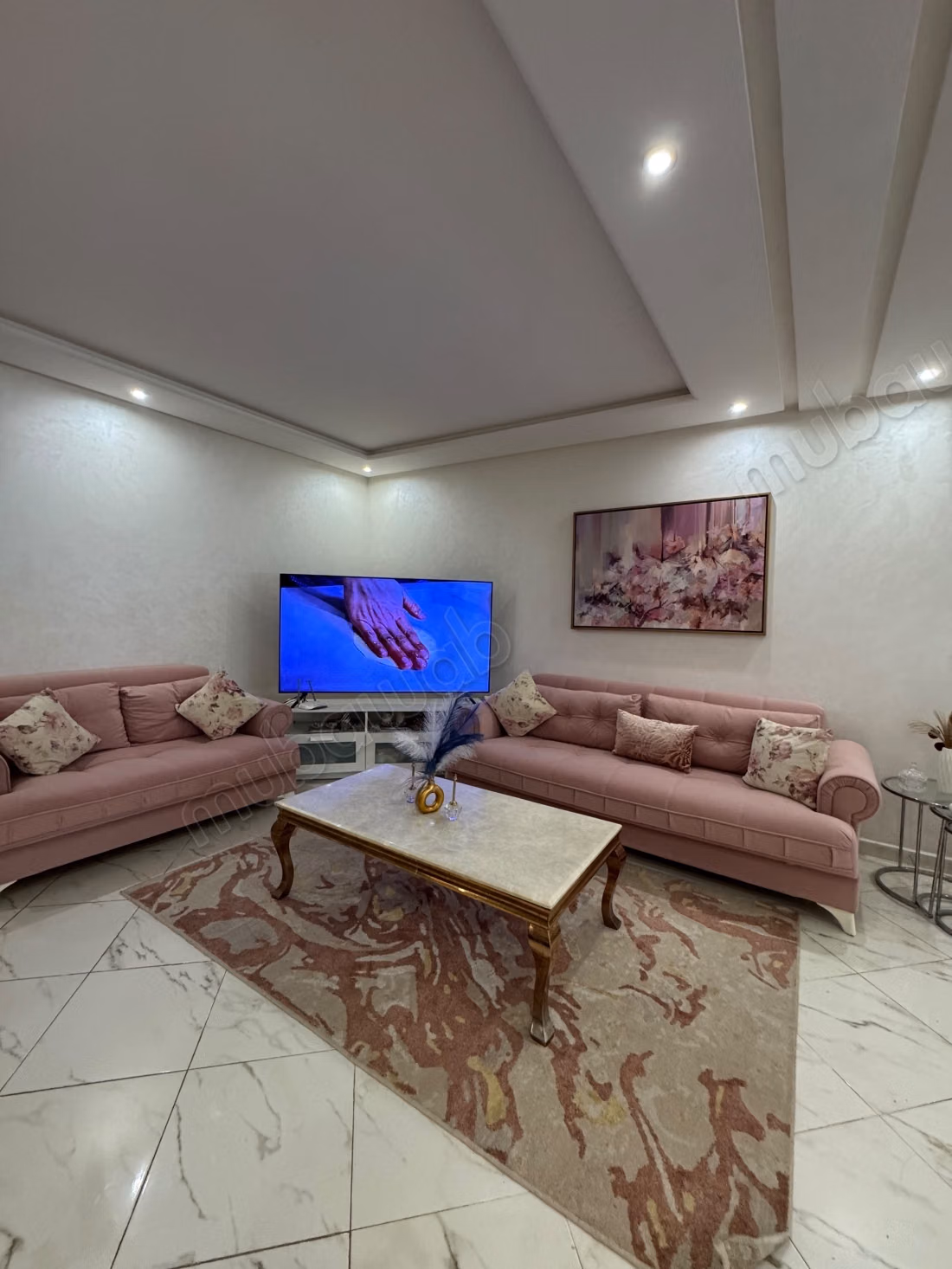 Un bel appartement à Harhoura. 
3 min de la plage de Sid Al Abed
