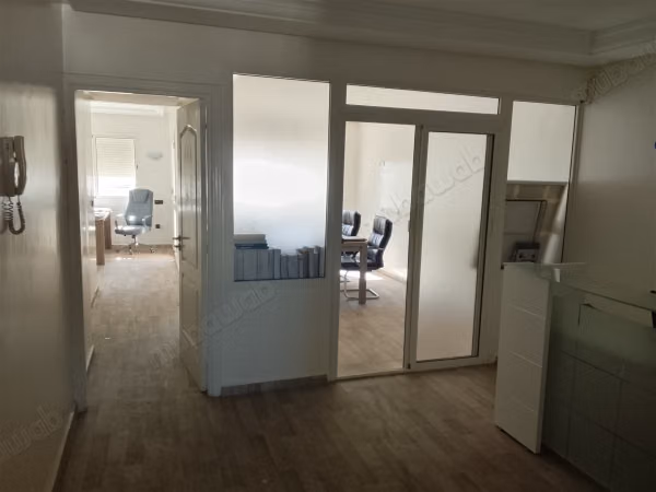 Bureau 118m2 près casavoygeur 
rond point alyasir