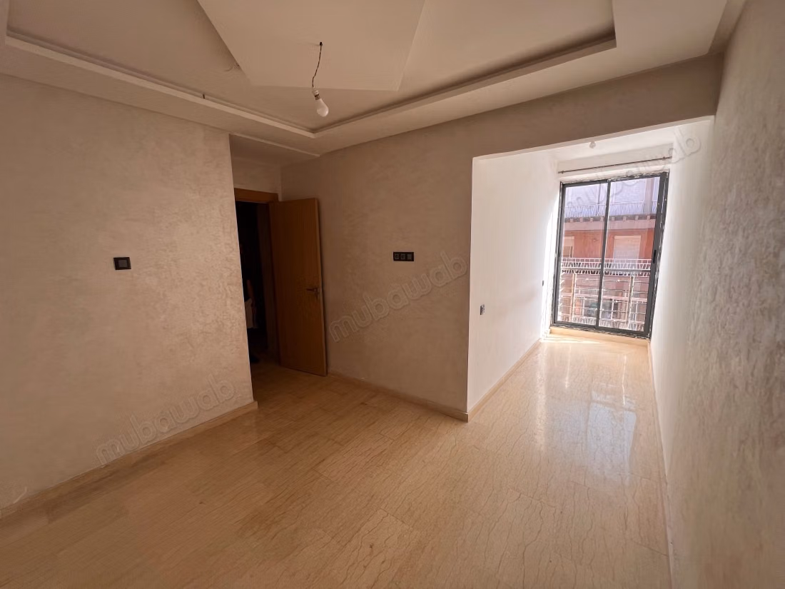 Appartement en location à Ouasis. 2 pièces. Avec ascenseur