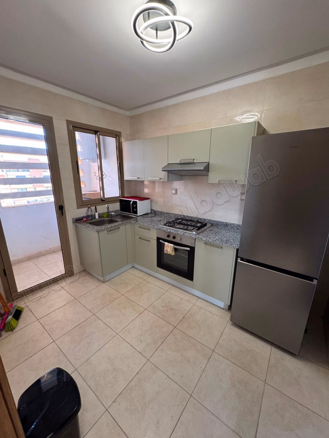 Appartement à louer à Agdal. Superficie totale de 80 m². Meublé