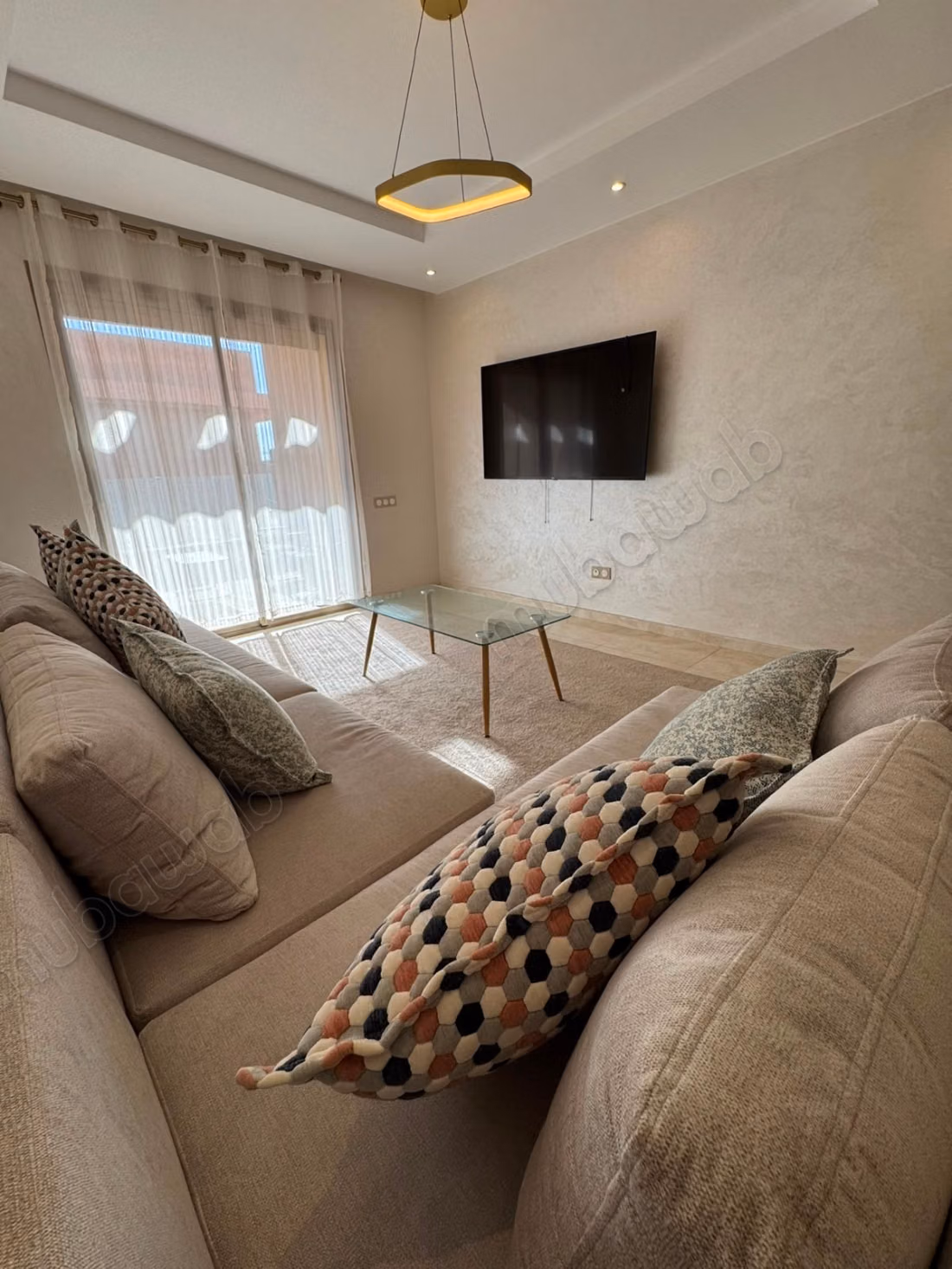Appartement à louer à Agdal. Superficie totale de 80 m². Meublé