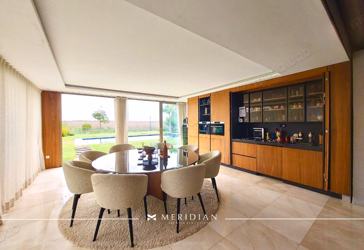 Rare villa moderna frente al golf en La ville Verte