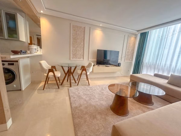 Superbe appartement à louer à Les princesses.
Surface totale 55 m²
