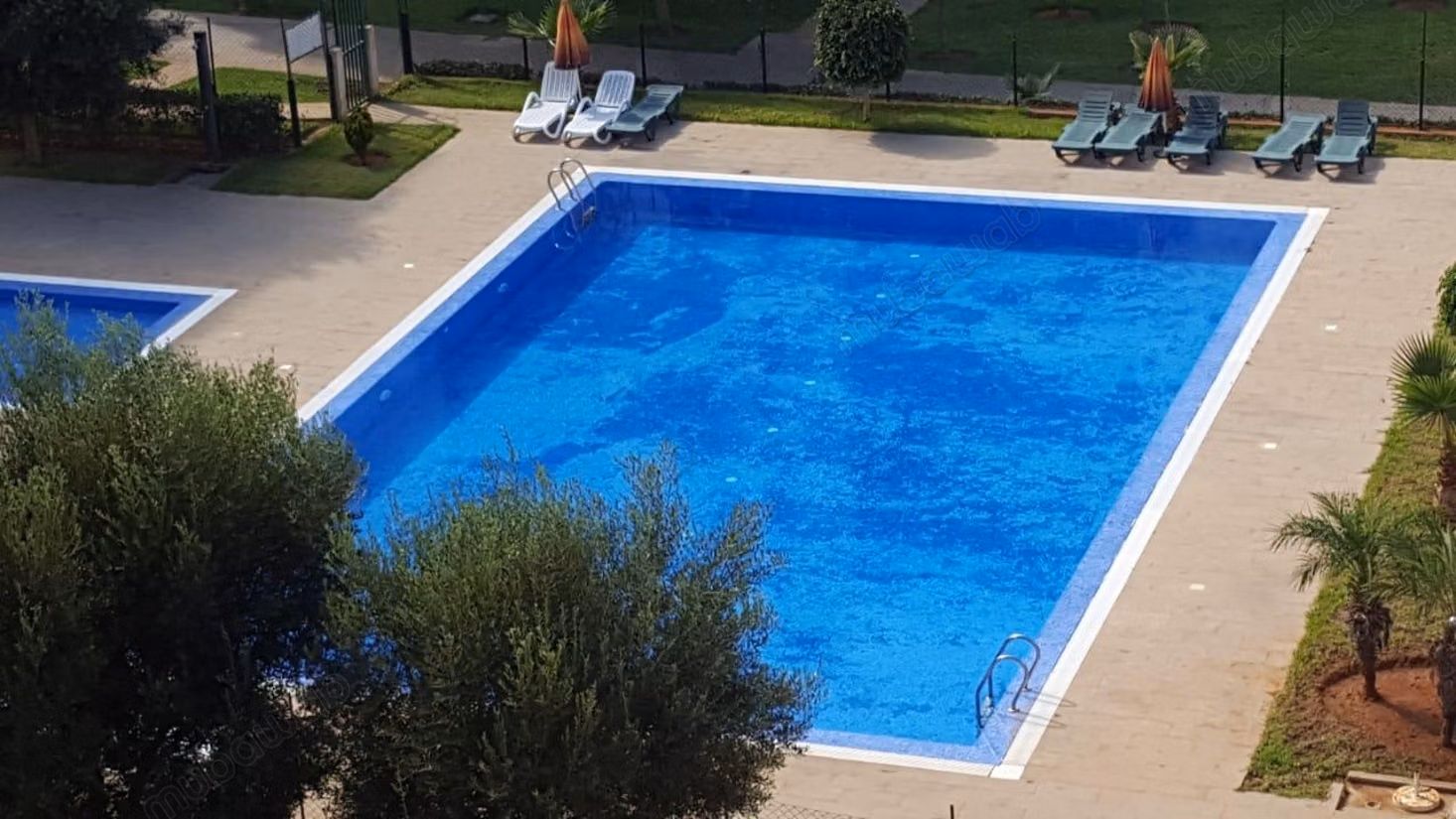 Se alquila este piso en Riyad. 3 hermosas habitaciones. Con Ascensor, balcón