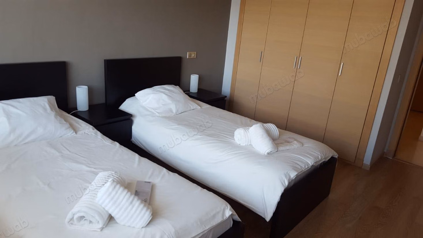 Se alquila este piso en Riyad. 3 hermosas habitaciones. Con Ascensor, balcón