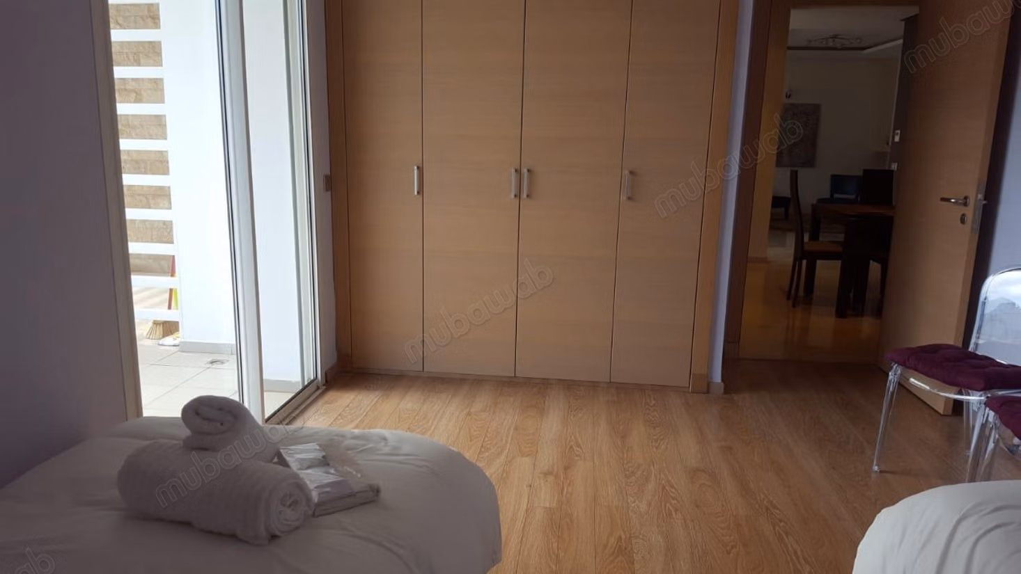 Se alquila este piso en Riyad. 3 hermosas habitaciones. Con Ascensor, balcón