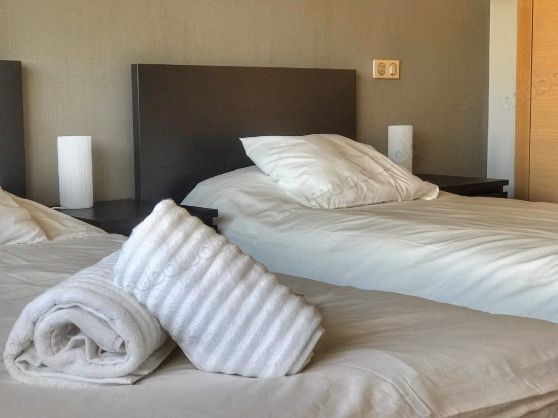 Se alquila este piso en Riyad. 3 hermosas habitaciones. Con Ascensor, balcón