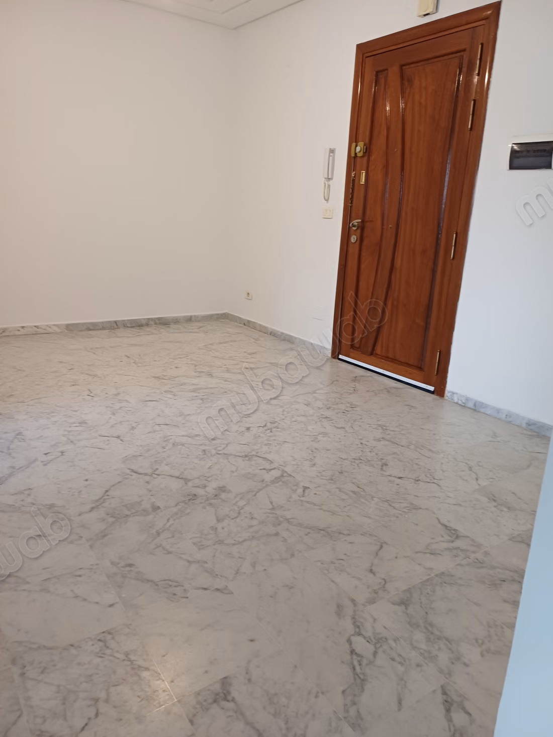 Vendita di un bel appartamento a Sidi Daoued. Superficie 73 mq. Spazi verdi e ascensore