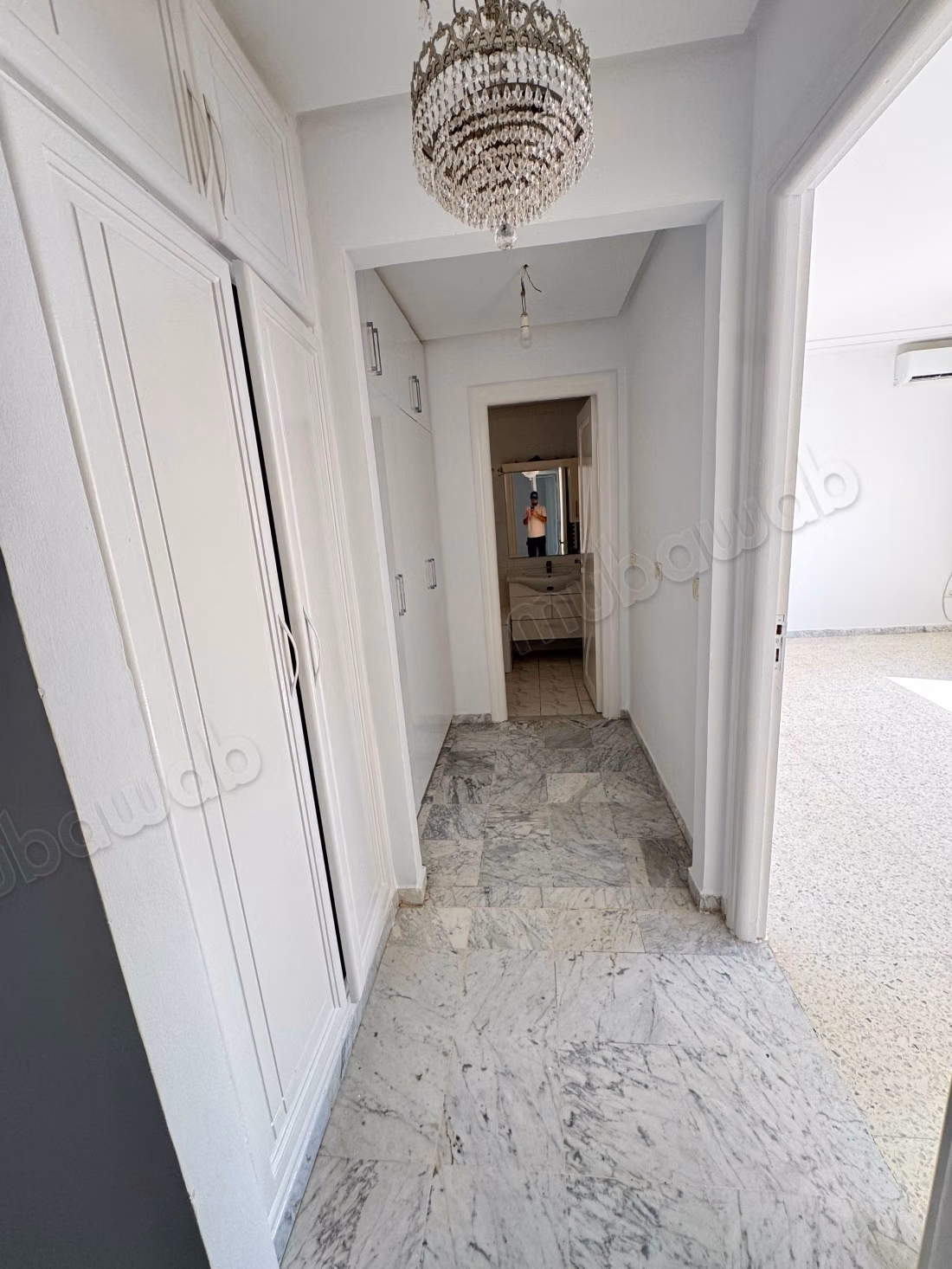 Vendita di un bel appartamento a Sidi Daoued. Superficie 73 mq. Spazi verdi e ascensore