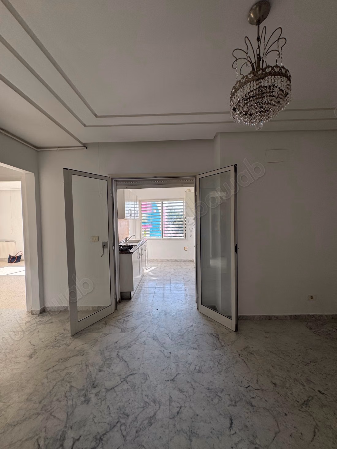 Vendita di un bel appartamento a Sidi Daoued. Superficie 73 mq. Spazi verdi e ascensore