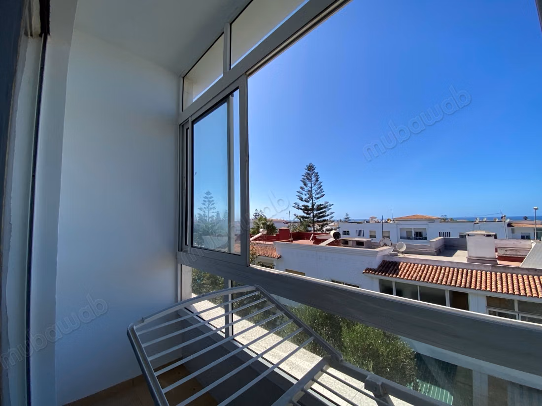 Huur dit triplex in Harhoura. 3 slaapkamers. Groot balkon
