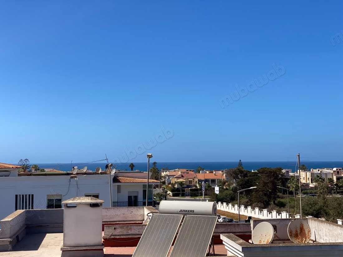 Huur dit triplex in Harhoura. 3 slaapkamers. Groot balkon