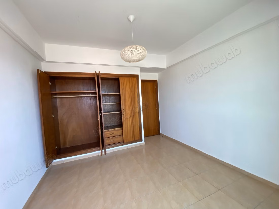 Huur dit triplex in Harhoura. 3 slaapkamers. Groot balkon