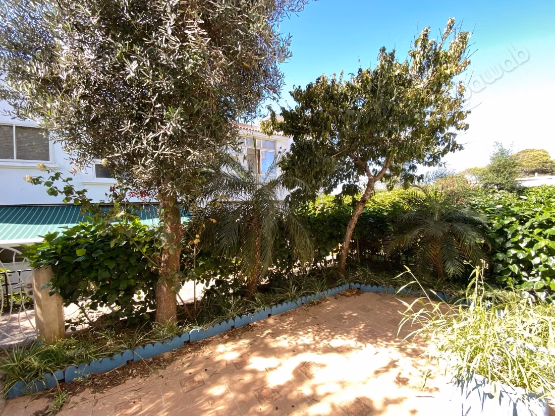 Huur dit triplex in Harhoura. 3 slaapkamers. Groot balkon