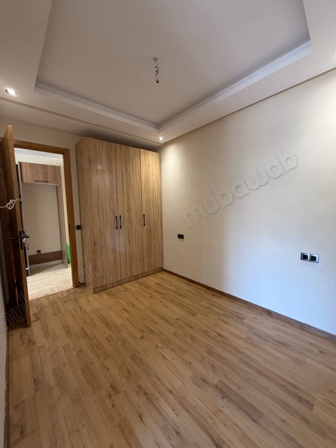 Très bel appartement en location à Les Hôpitaux. 1 belle chambre. Prestation de conciergerie, air conditionné