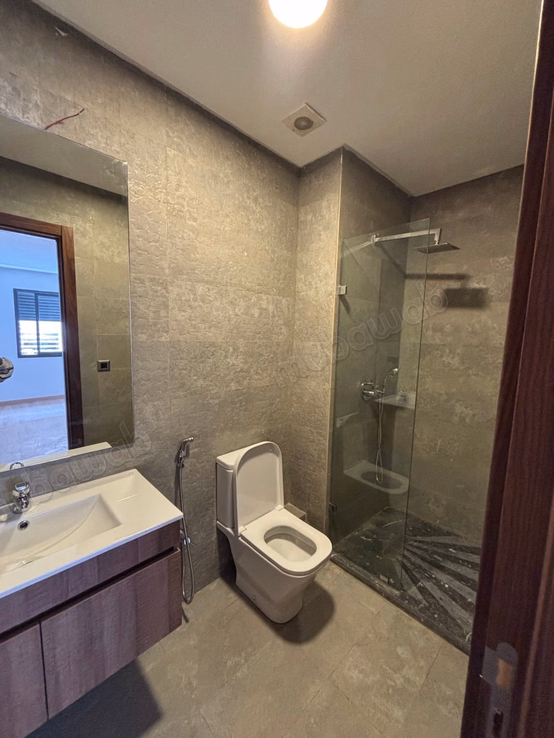 Affitto di un appartamento a Belvédère. Superficie di 100 m². Con ascensore e terrazza