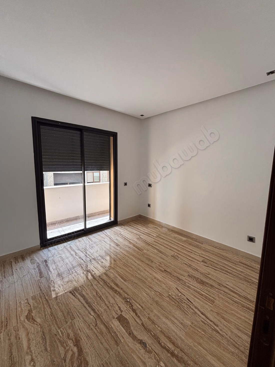 Affitto di un appartamento a Belvédère. Superficie di 100 m². Con ascensore e terrazza