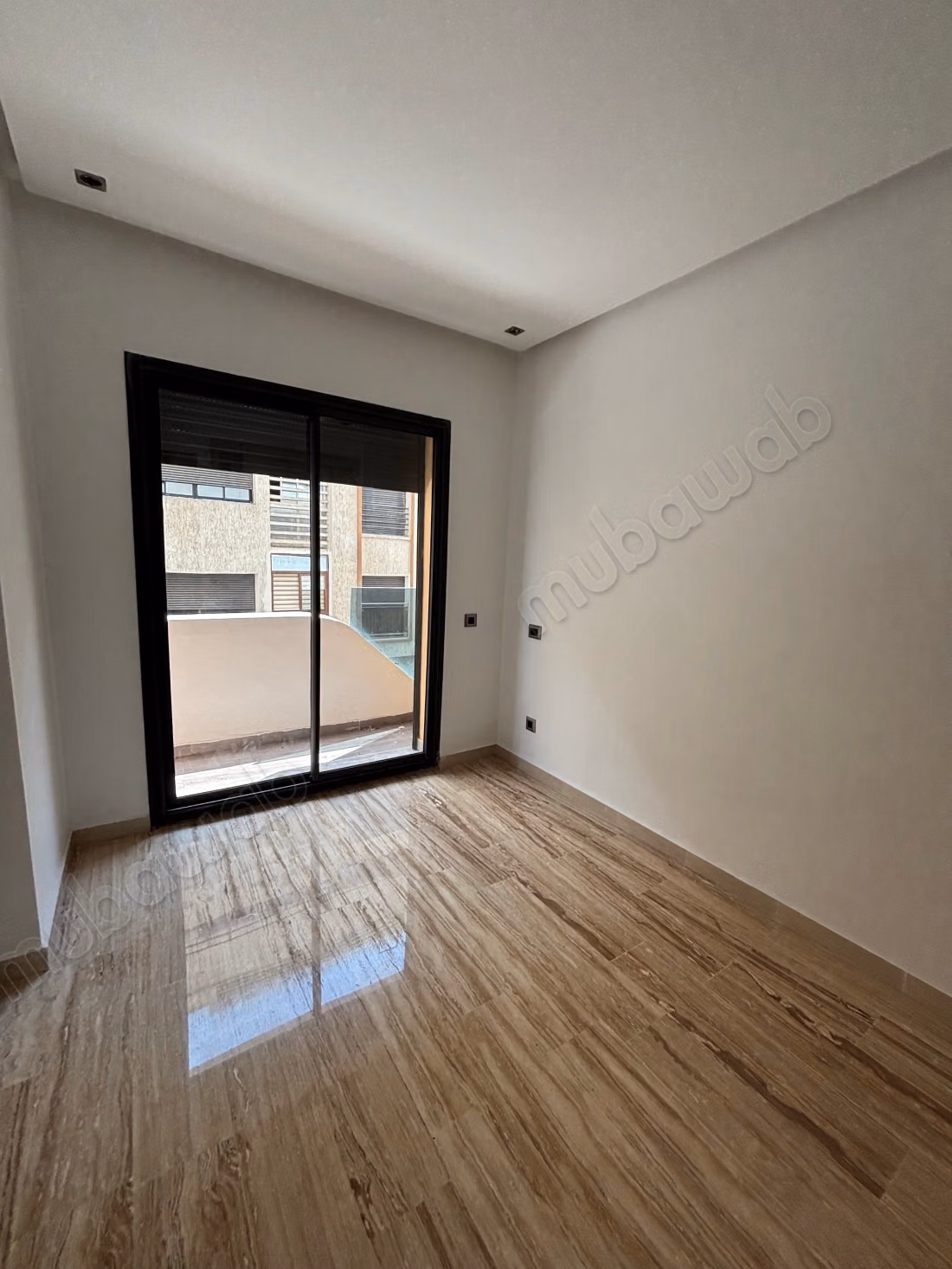 Affitto di un appartamento a Belvédère. Superficie di 100 m². Con ascensore e terrazza