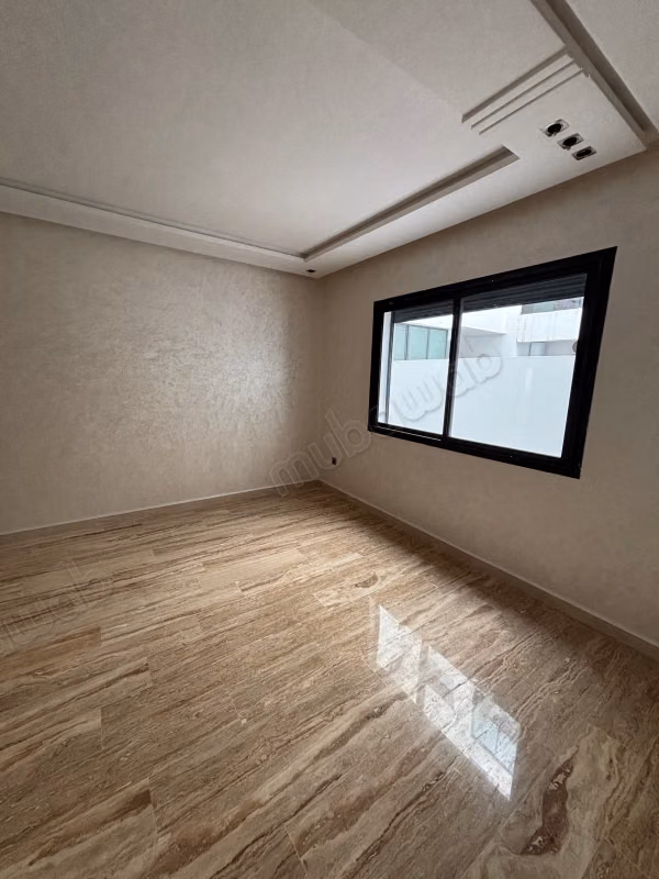 Affitto di un appartamento a Belvédère. Superficie di 100 m². Con ascensore e terrazza