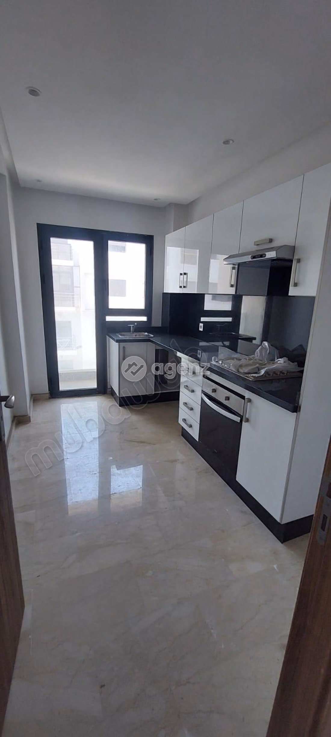 Studio à vendre 80 m² 
Aïn Sebaâ 
Casablanca — 2