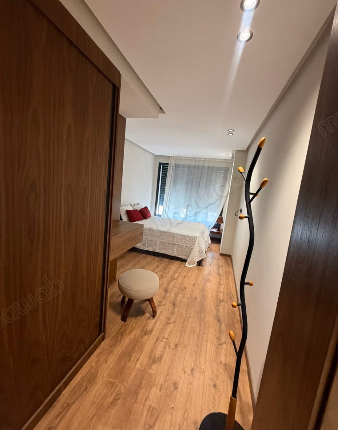 Location d'un appartement à Oasis. 1 belle chambre. Bien meublé