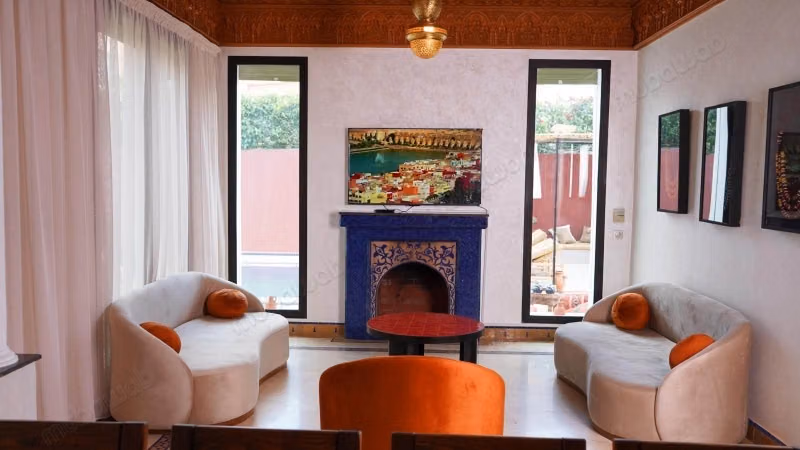 Bellissima villa nuovissima con piscina a Targa