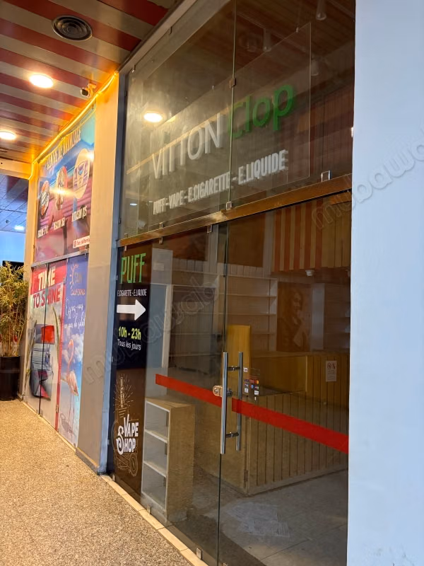 Louez le local idéal à Guéliz. Surface totale 25 m². Concierge et climatisation
