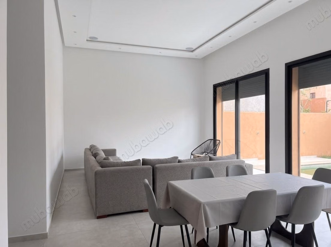 Beautiful villa for sale on Route de Tahanaout. 4 comfortable bedrooms. Pool and concierge service
