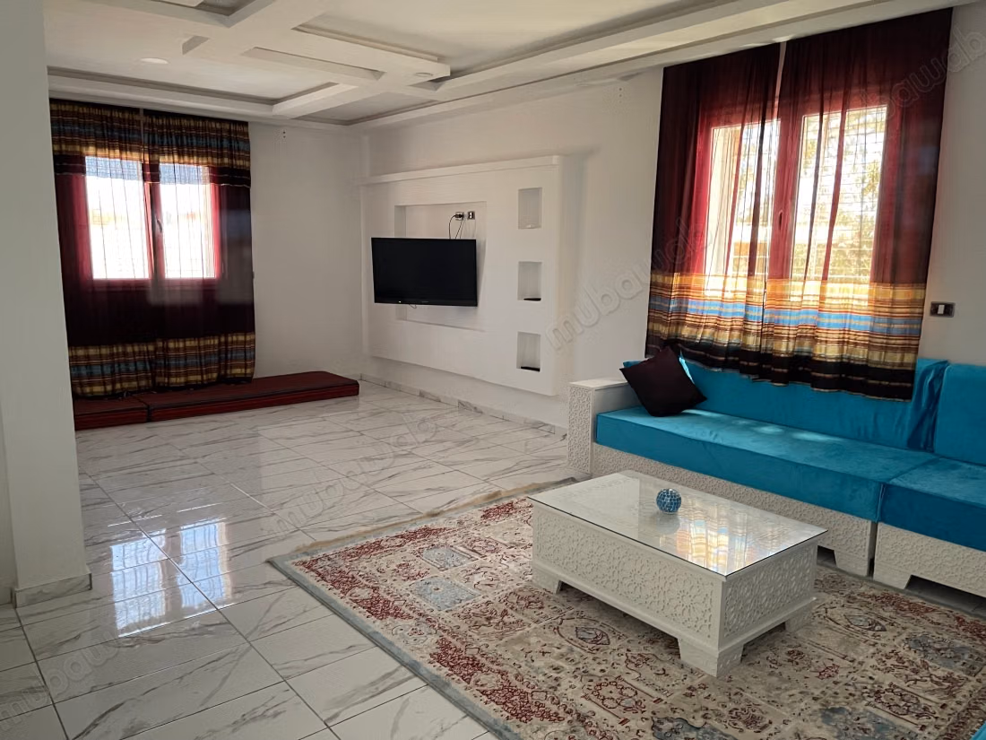Trouvez votre maison à acheter à Tezdaine.
Superficie 200 m².
Bien meublé