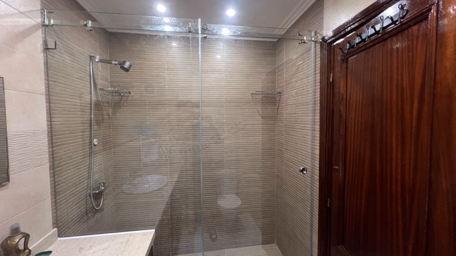 Bel appartement à louer à Belvédère. Superficie totale 90 m². Meublé