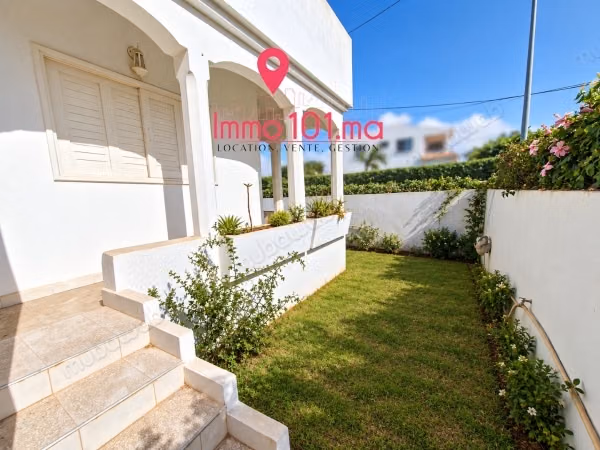 Villa for rent in Val d'Or