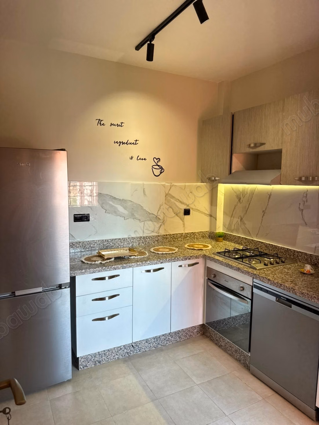 Appartement à louer à Ain Mezouar. Superficie totale 80 m². Cave